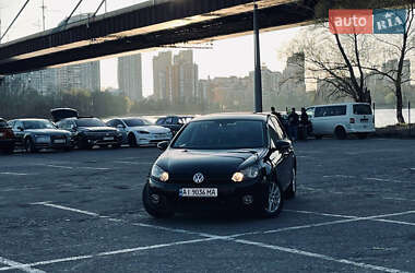 Хетчбек Volkswagen Golf 2011 в 