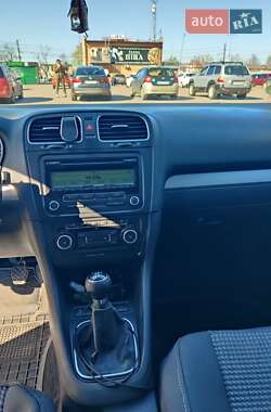 Универсал Volkswagen Golf 2010 в 