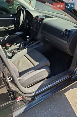 Хетчбек Volkswagen Golf 2006 в 
