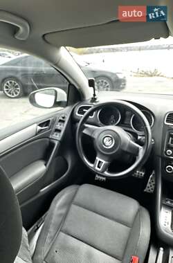 Хэтчбек Volkswagen Golf 2011 в 