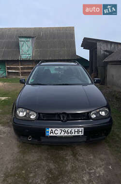 Универсал Volkswagen Golf 2001 в 