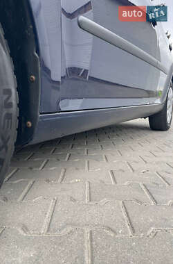 Хэтчбек Volkswagen Golf 2005 в 