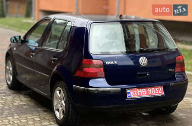 Хэтчбек Volkswagen Golf 2001 в 