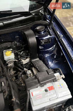 Хэтчбек Volkswagen Golf 2001 в 