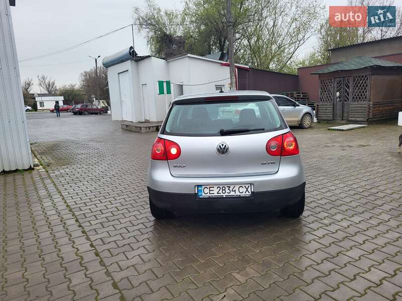 Хэтчбек Volkswagen Golf 2007 в Новоселице