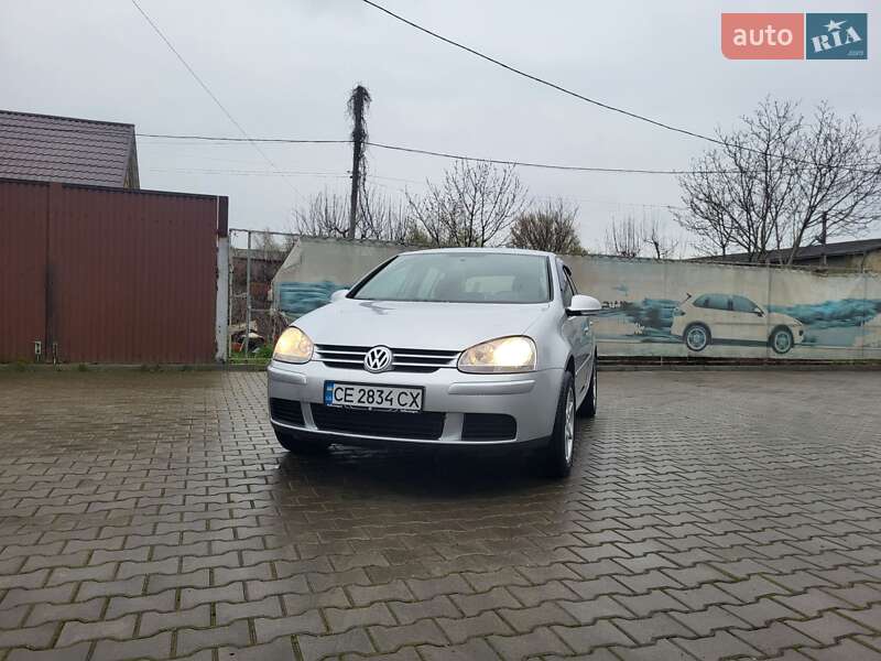 Хэтчбек Volkswagen Golf 2007 в Новоселице