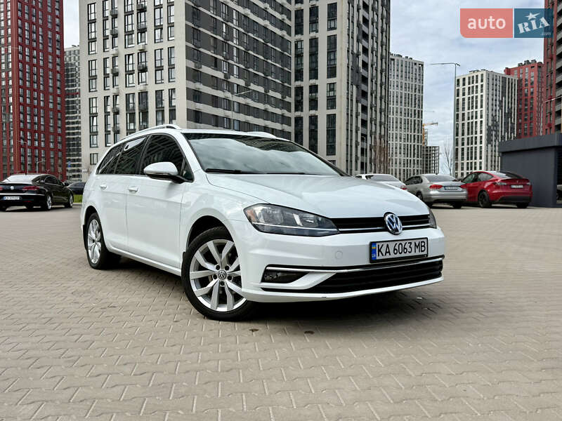 Универсал Volkswagen Golf 2018 в 