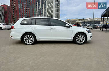 Универсал Volkswagen Golf 2018 в 