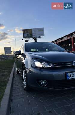 Хетчбек Volkswagen Golf 2011 в 