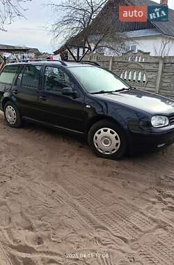 Универсал Volkswagen Golf 2003 в Березному
