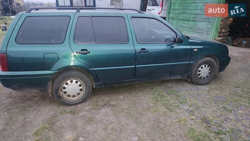 Универсал Volkswagen Golf 1998 в Овруче