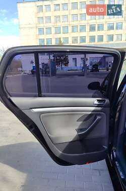 Хэтчбек Volkswagen Golf 2007 в 