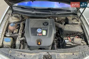 Хэтчбек Volkswagen Golf 2002 в 