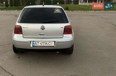 Хэтчбек Volkswagen Golf 2002 в 