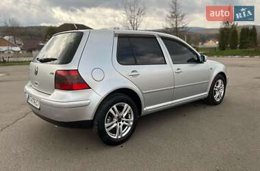 Хэтчбек Volkswagen Golf 2002 в 