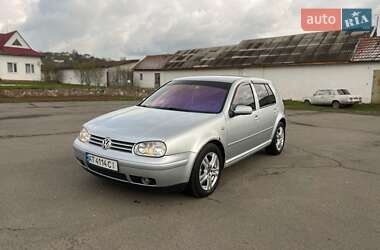 Хэтчбек Volkswagen Golf 2002 в 