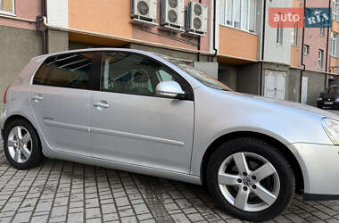 Хетчбек Volkswagen Golf 2007 в 