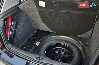 Хэтчбек Volkswagen Golf 2003 в 