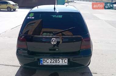 Хэтчбек Volkswagen Golf 1999 в 