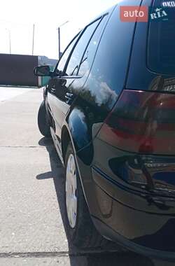 Хэтчбек Volkswagen Golf 1999 в 