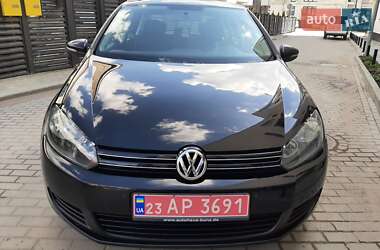 Хэтчбек Volkswagen Golf 2010 в 