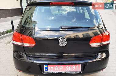 Хэтчбек Volkswagen Golf 2010 в 