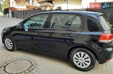 Хэтчбек Volkswagen Golf 2010 в 
