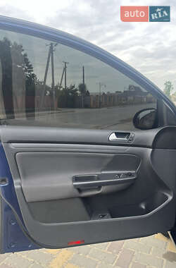 Хэтчбек Volkswagen Golf 2007 в 