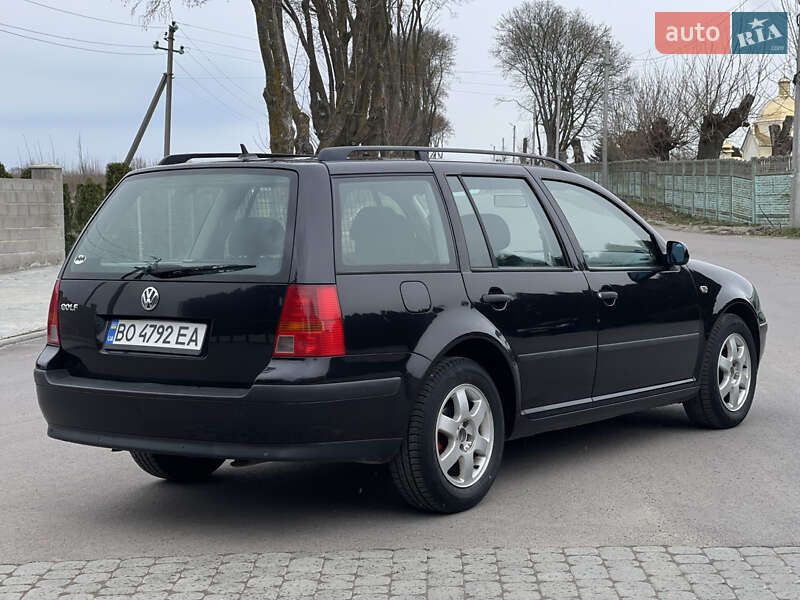 Універсал Volkswagen Golf 2001 в Тернополі