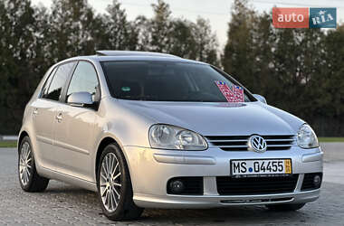 Хетчбек Volkswagen Golf 2005 в 