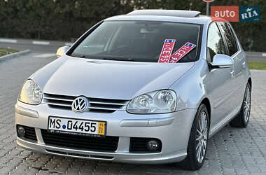 Хетчбек Volkswagen Golf 2005 в 