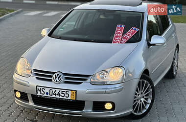 Хетчбек Volkswagen Golf 2005 в 