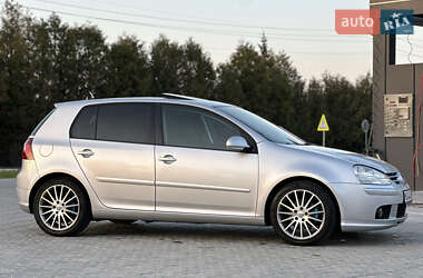 Хетчбек Volkswagen Golf 2005 в 