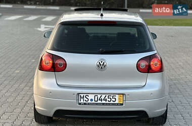 Хетчбек Volkswagen Golf 2005 в 