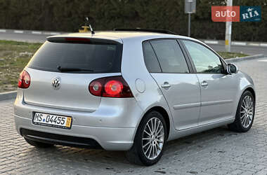 Хетчбек Volkswagen Golf 2005 в 
