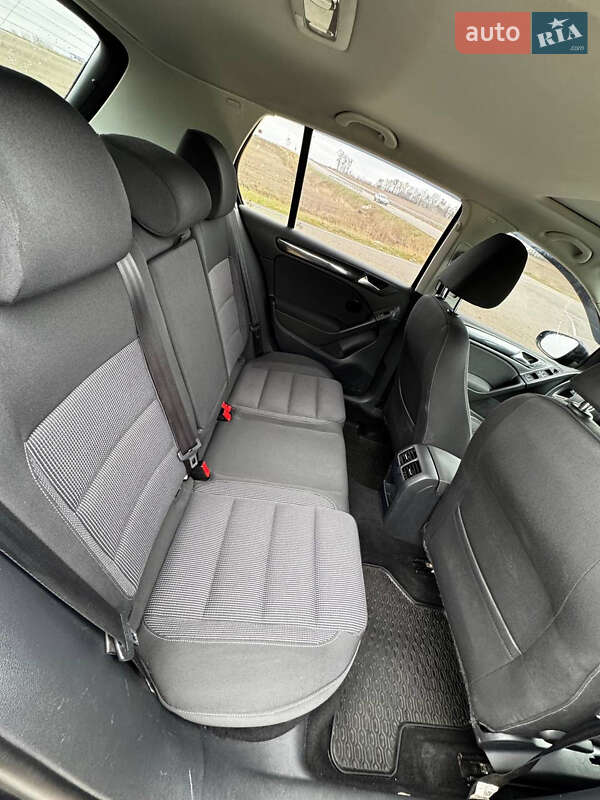 Хэтчбек Volkswagen Golf 2013 в Прилуках