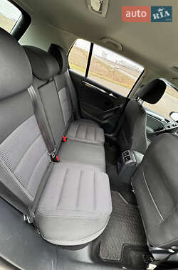 Хэтчбек Volkswagen Golf 2013 в 