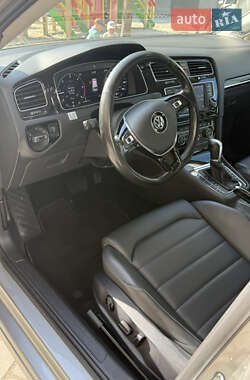 Универсал Volkswagen Golf 2015 в 