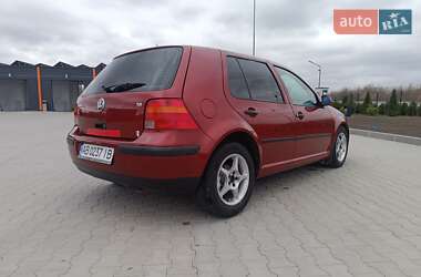 Хэтчбек Volkswagen Golf 1998 в 