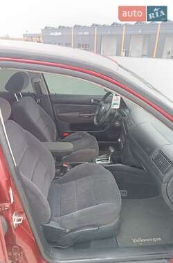 Хэтчбек Volkswagen Golf 1998 в 