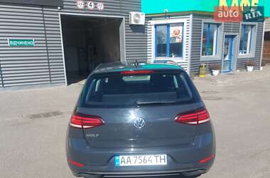 Хэтчбек Volkswagen Golf 2018 в 