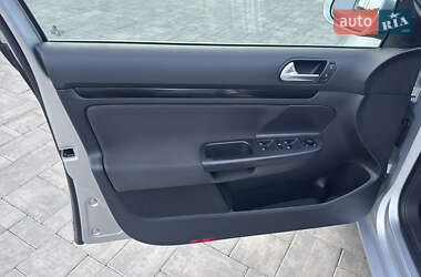 Універсал Volkswagen Golf 2010 в 