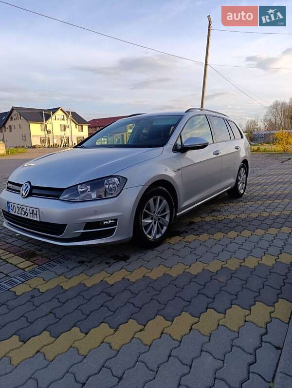 Универсал Volkswagen Golf 2016 в Иршаве