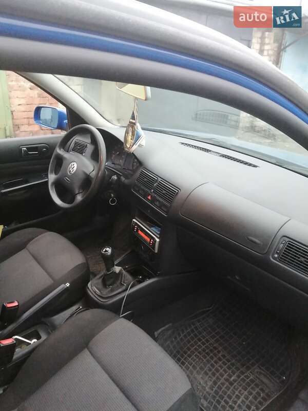 Volkswagen Golf 2001
