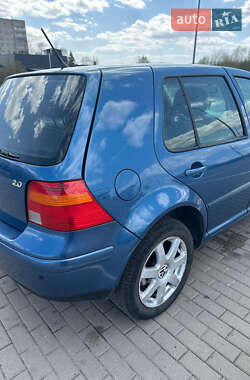 Хэтчбек Volkswagen Golf 1999 в 