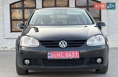 Хэтчбек Volkswagen Golf 2008 в 