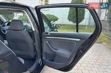 Хэтчбек Volkswagen Golf 2008 в 