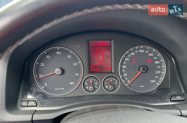 Хетчбек Volkswagen Golf 2008 в 