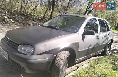 Хетчбек Volkswagen Golf 1999 в Дніпрі