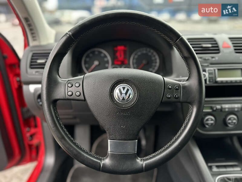 Хэтчбек Volkswagen Golf 2008 в Виннице